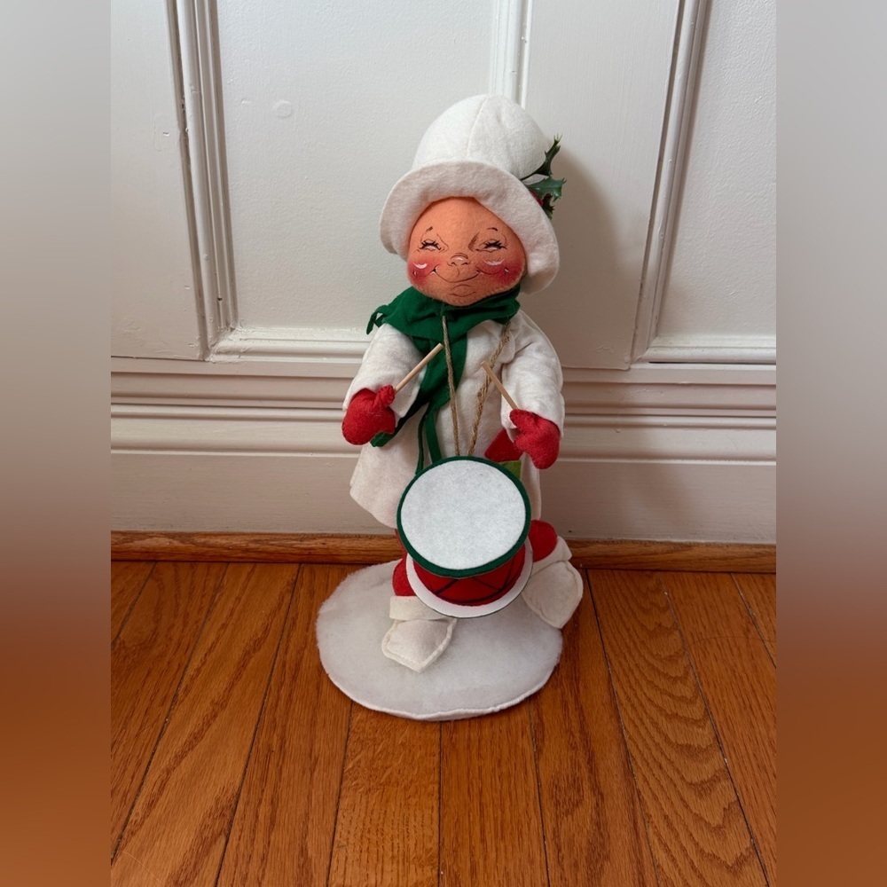 AnnaLee Holiday Drummer boy drum mobalite poseable doll white red Christmas
